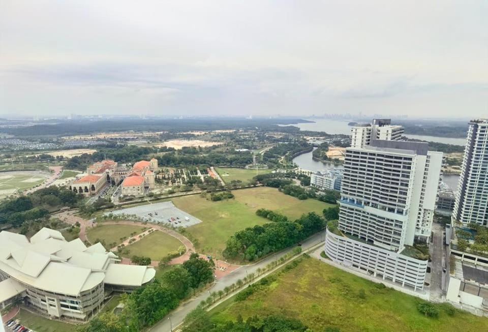 1519 Almas Suites Seaview Sunrise Netflix By Stay Nusajaya  Exterior foto