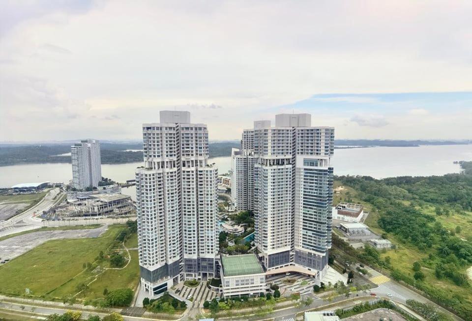 1519 Almas Suites Seaview Sunrise Netflix By Stay Nusajaya  Exterior foto
