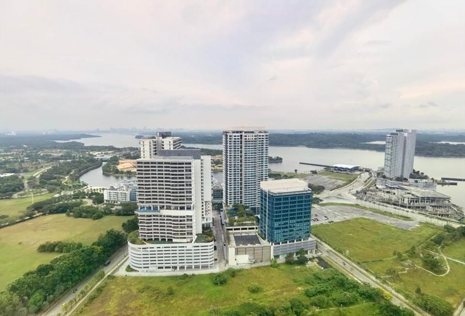 1519 Almas Suites Seaview Sunrise Netflix By Stay Nusajaya  Exterior foto