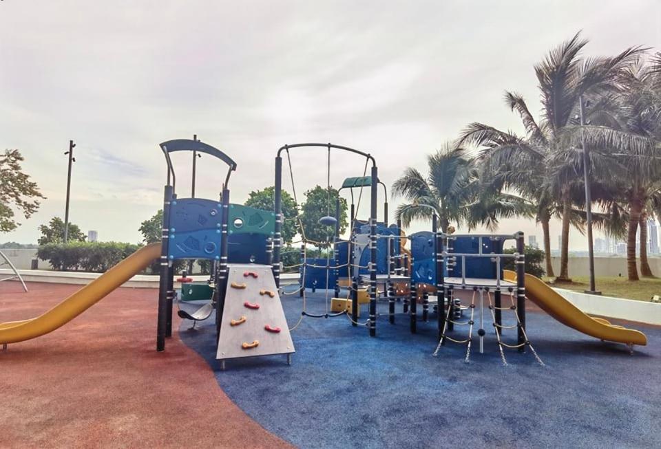 1519 Almas Suites Seaview Sunrise Netflix By Stay Nusajaya  Exterior foto